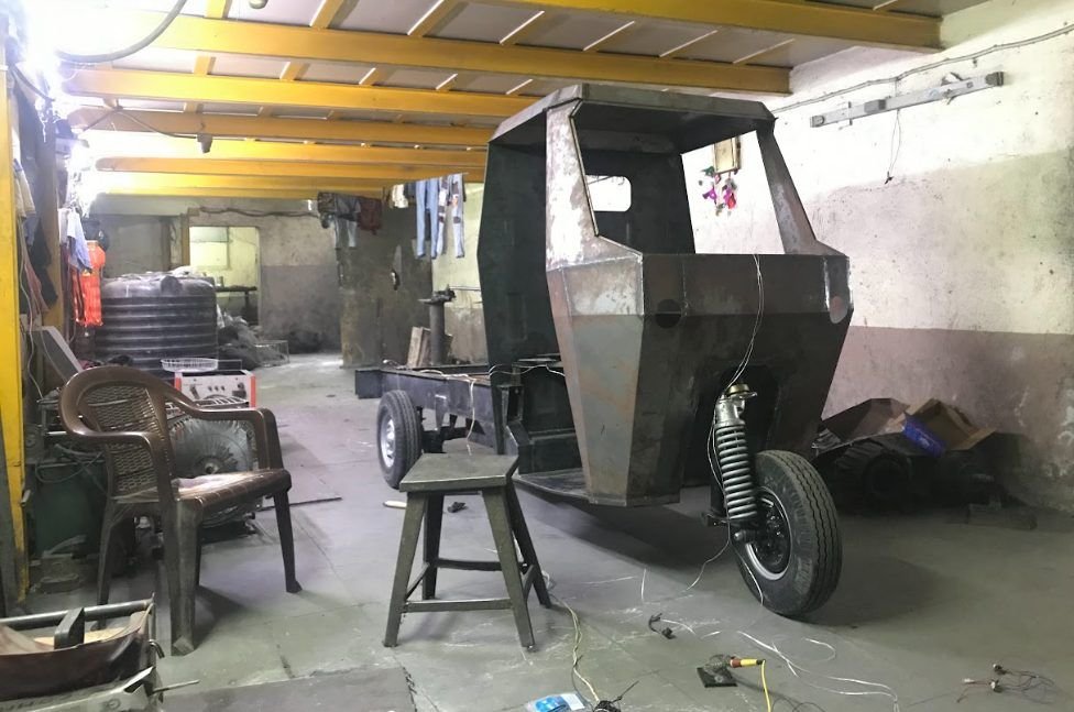 Navya in the workshop during assembly